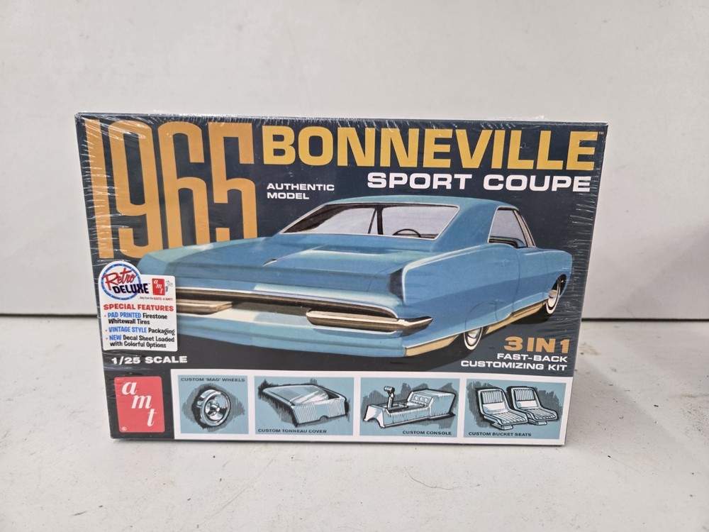 SKILL 2 MODEL KIT 1965 PONTIAC BONNEVILLE SPORT COUPE 3-IN-1 1/25 BY AMT AMT1260