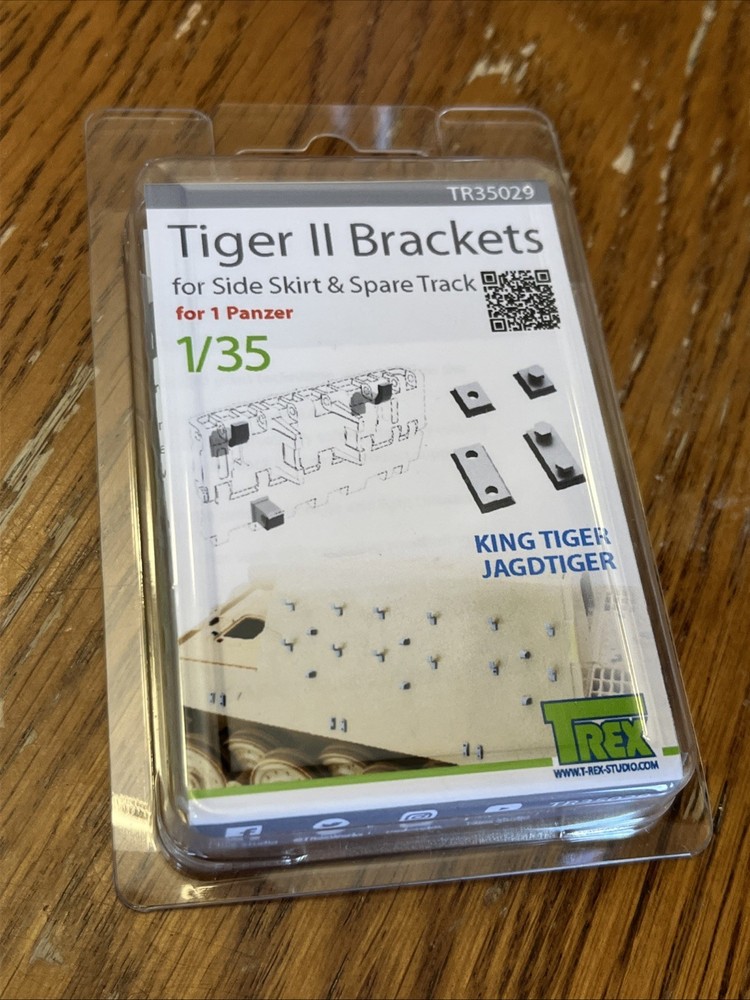 1/35 T-Rex #35029 Tiger II Brackets (for One Tank)