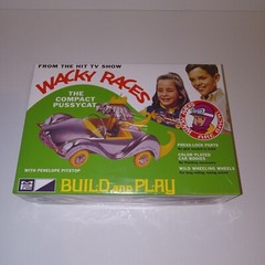 Wacky Races The Compact Pussycat 1:25 Scale Model Kit New MPC Penelope Pitstop