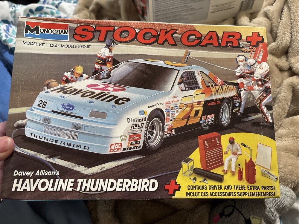 Monogram Davey Allison’s Havoline Thunderbird Stock Car 1/24 Model Kit