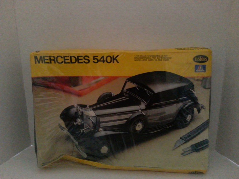 Testors /Italeri 1/24 Mercedes-Benz 540K Cabriolet B Plastic Model Kit