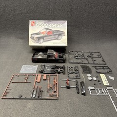 AMT Chevrolet C1500 454 SS Pro Touring PROJECT Model Kit 1/25 Needs Finished
