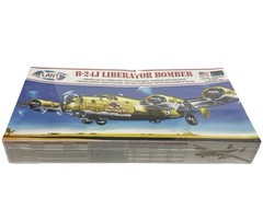 Atlantis H218 B-24J Bomber Buffalo Bill Model Kit New NIB sealed