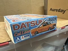 Aoshima Datsun 720 Truck Custom Cal Look Model Kit 1/24 Scale