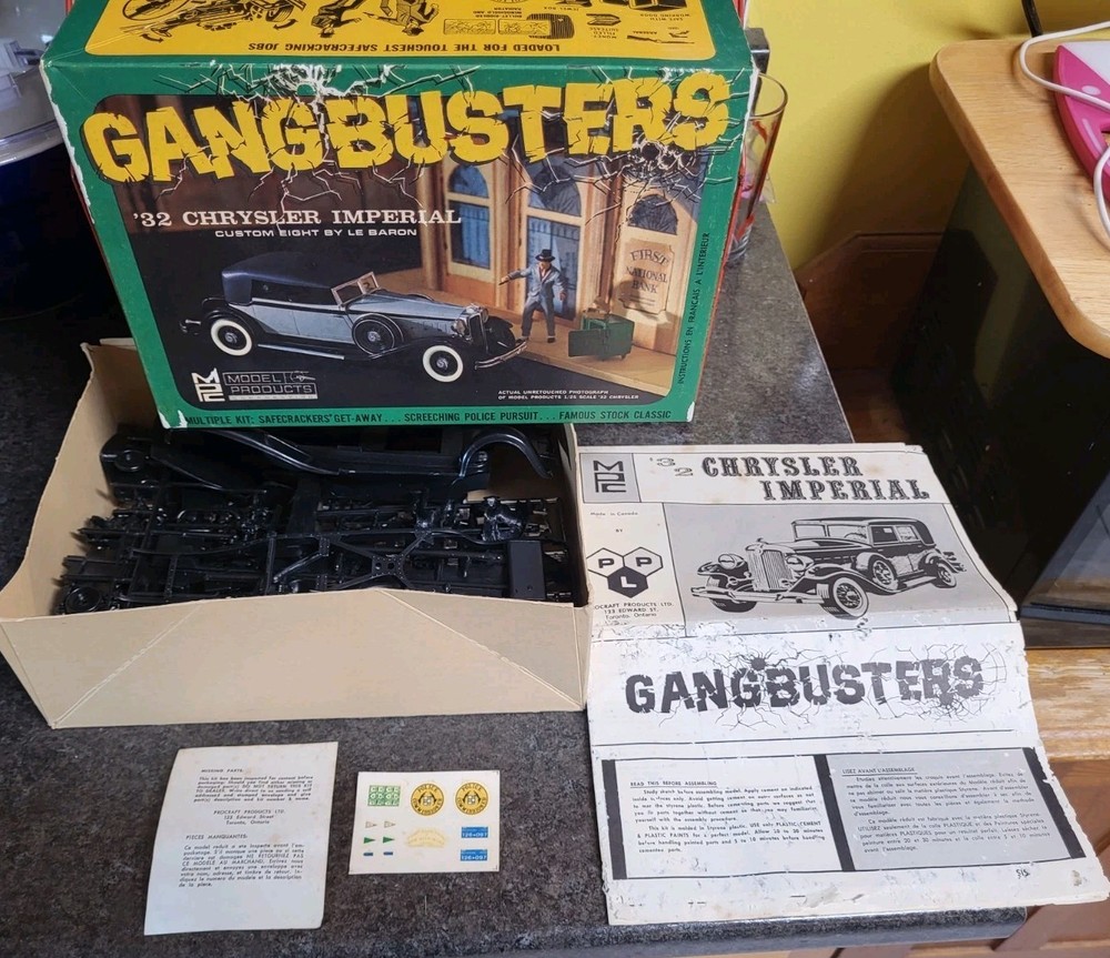 Vintage MPC GANGBUSTERS ’32 Chrysler Model Kit 1:24 201-280 Unused RARE CANADA