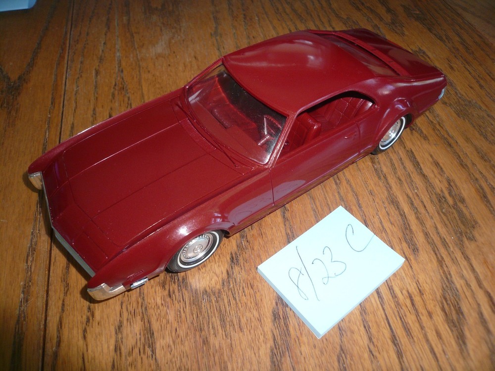 VINTAGE 1967 OLDSMOBILE TORONADO DEALER PROMO CAR 8/23 C MAROON