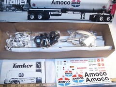 AMT AMOCO TANKER TRAILER SEMI MODEL KIT 1/25TH BOXED 6698