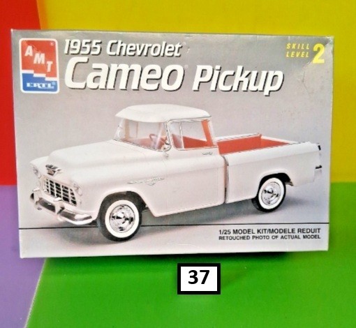 AMT 1955 CHEVROLET CAMEO PICKUP TRUCK MODEL CAR KIT