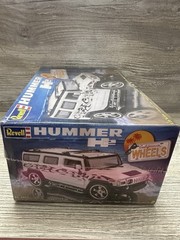 Revell Hummer H2 California Wheels Model 1:25 Scale sealed *See Details*