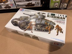 Tamiya 35251 1/35 M4A3 Sherman (105mm Howitzer) Model Kit