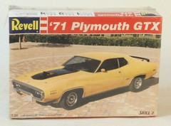 Revell Model Kit ’71 Plymouth GTX 1:24 Scale