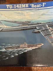 Trumpeter 1/144 03905 Tu-142MR Bear-J model kit