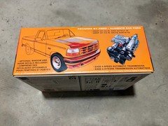 1/25 1994 Ford F150 SVT Lightning Pickup New Open Box Complete Kit in Plastic