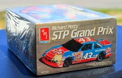 AMT ERTL 1990 Richard Petty STP Grand Prix 1/25 Model Kit #6728 – Never Opened