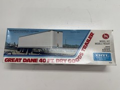 ERTL #8032 Great Dane 40’ Dry Goods Trailer 1:25 Model Kit Open Box Sealed Bags