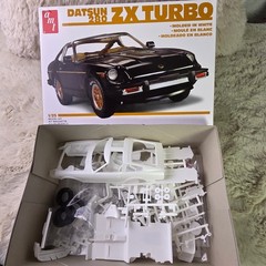 AMT Datsun 280ZX Turbo 1/25 Scale Model Kit AMT1043/12 White Molded Open Box