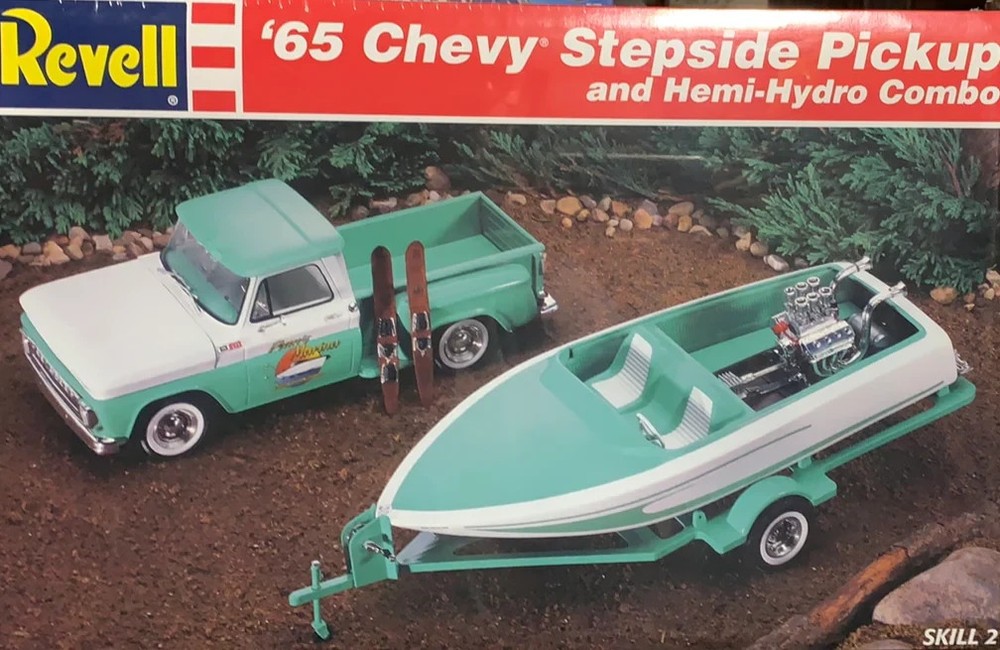 Revell 1/251965 CHEVY STEPSIDE &HEMI HYDRO BOAT