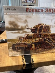 Trumpeter 1/35 France 39(H) Tank #00352 Factory Sealed