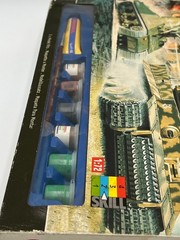 Airfix 03381 Classic Conflicts Tiger I & M4 Sherman Mk.I Tank 1/76 Model Kit Set