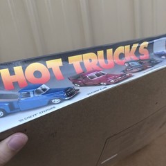 AMT ERTL Hot Trucks ’50 ’55 Chevy ’53 Ford Pickup 1/25 Model Kits Box Bent