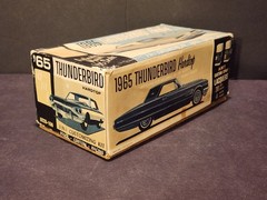 AMT 1965 Ford Thunderbird HT 1/25 Scale Model Kit – Nice Unbuilt Kit, Rough Box