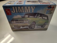 AMT 1/25 Scale AMT1219 1972 GMC Jimmy Model Kit
