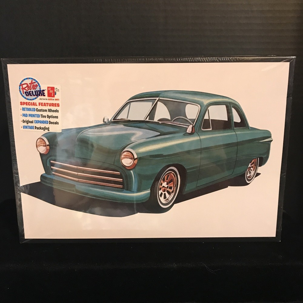 AMT 1358/12 1949 FORD COUPE MODEL KIT-BUILD IT 1 of 3 WAYS-NIB-1/25 SCALE