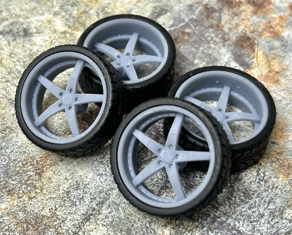 1/24 Scale: 24-Inch “Lexani CF-Indy” Wheels And Tires; Resin;1/25