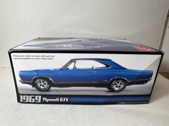AMT 1969 Plymouth GTX 440 1:25 Model Kit #686/12 NEW NIOB