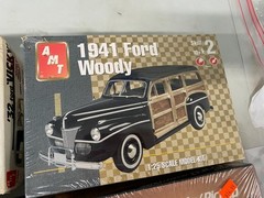 AMT vintage 1:25 model kit lot of 4 1929 1936 Ford 1941 Woody 1932 Vicky