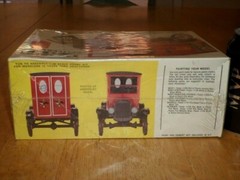 [BUDWEISER] 1923 T FORD DELIVERY VAN, Plastic Model Kit, [ 5-7/8″ LONG ] VINTAGE
