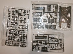 1:35 BLUETANK TK-9002 : US ARMY M8A1 TRACTOR CARGO