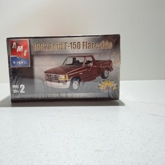 AMT Ertl #31945-1HD 1:25 1992 Ford F150 Flareside Plus Pack Plastic Kit Sealed