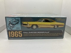 AMT 1965 Bonneville Sport Coupe – 1/25 Scale Model Kit – AMT – 1260
