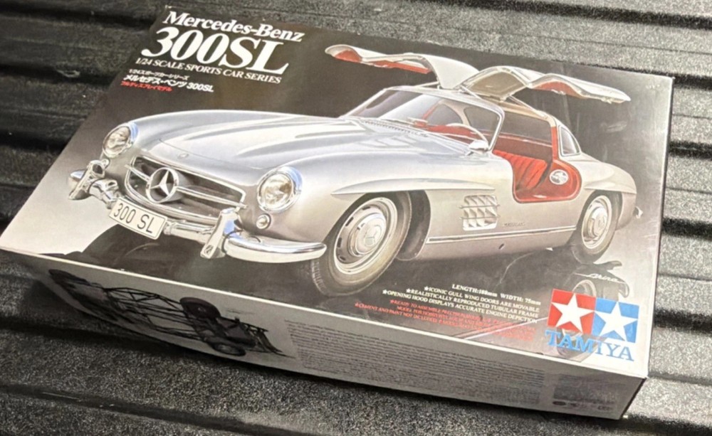 Tamiya 1/24 Mercedes-Benz 300SL Model Kit Unassembled Not Painted Plastic 24338
