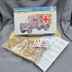 ITALERI Military Model 1/72 Kfz. 305 Ambulance Scale Hobby 7055 T7055 Complete