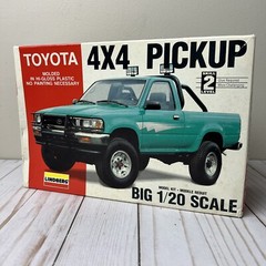 VTG 1992 Lindberg Toyota 4X4 Pickup Truck Model Kit Big 1/20 Scale #72506 [NEW]