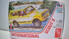 AMT 1:25 1977 International Scout II Plastic Model Kit – AMT1248