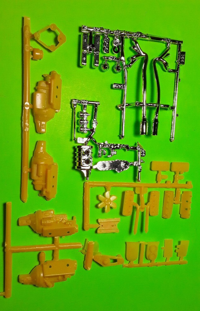 AMT 40 1940 Ford Sedan 1/25 2 Engine Lot Flathead Buick Nailhead Headers