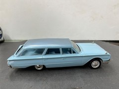 C10 Hubley 1960 Ford Station Wagon Vintage built model 1/25 McM.