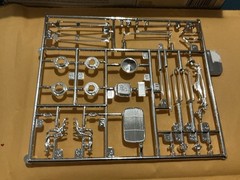 1 25 scale model parts 32 5 Window Coupe Grille, Disc Brakes , More Lot Only