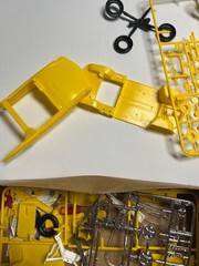 Vintage Revell Porsche 914 Yellow 1/25 Scale Plastic Model Kit S-3104 1973 As Is