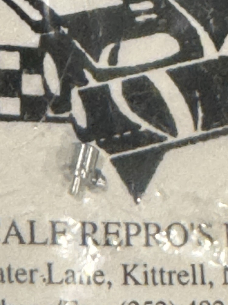Scale Repro’s Plus 1/24 Distributor w/ Vacuum Advance 8 Cyl Silver SRP3006