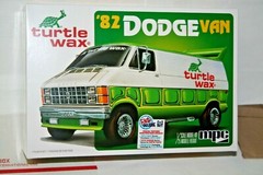 MPC Brand New 1982 Dodge Van Custom Turtle Wax 1:25 scale model car kit MPC943