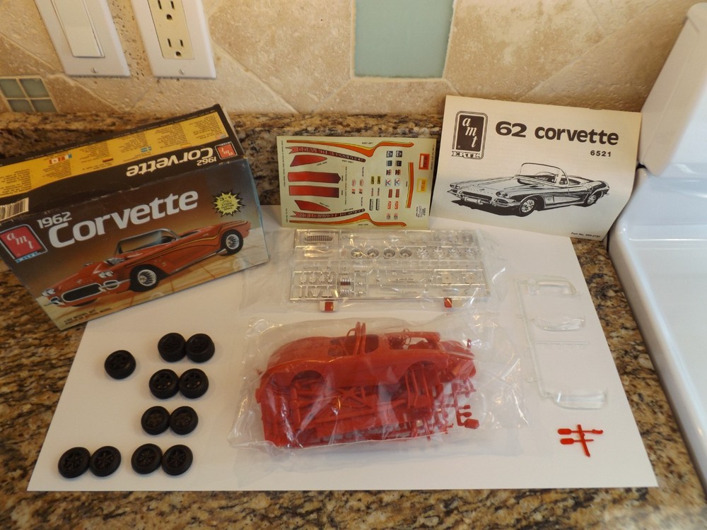AMT / ERTL 1962 CCHEVY CORVETTE 3 in 1 STOCK CUSTOM DRAG 1/25 MODEL CAR KIT