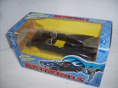 JOHNNY LIGHTNING POLAR LIGHTS 1:24 DIECAST 1960S COMIC BOOK BATMOBILE NEW/SEALED