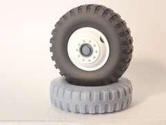 1 /25 Scale Big Rig Semi Truck 24.5″ Military Heavy Hauler Tires