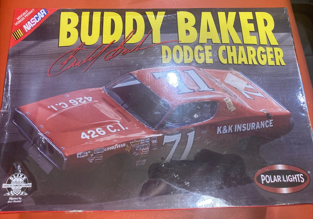 POLAR LIGHTS – NASCAR Buddy Baker ’73 Dodge Charger 1:25 Model Kit VTG c2002