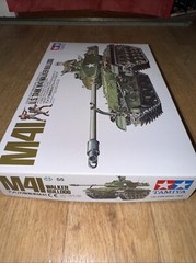 Tamiya 35055 1/35 Scale Military Model Kit US M41 Walker Bulldog Light Tank Seal