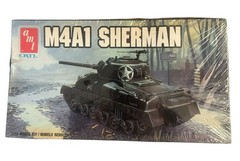 Vintage AMT ERTL M4A1 Sherman Tank 1/72 Scale Model Kit Sealed Parts #8639